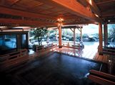 An open-air bath in the morning mist